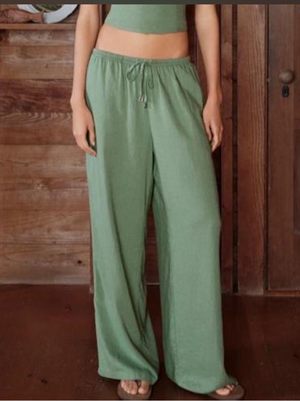 Relaxed Wide-Leg Drawstring Pants in Sage Green
